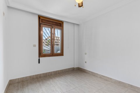 Продажа квартиры в Гуардамар-дель-Сегура, Аликанте, Испания 3 спальни, 82м2 №118920 - фото 19