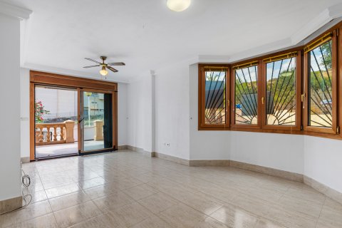 Продажа квартиры в Гуардамар-дель-Сегура, Аликанте, Испания 3 спальни, 82м2 №118920 - фото 6