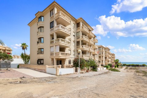 Продажа квартиры в Гуардамар-дель-Сегура, Аликанте, Испания 3 спальни, 82м2 №118920 - фото 1