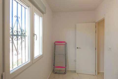 Villa till salu i Pinar De Campoverde, Alicante, Spanien 6 sovrum, 350 kvm. Nr. 154809 - foto 25