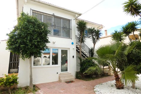 Villa till salu i Pinar De Campoverde, Alicante, Spanien 6 sovrum, 350 kvm. Nr. 154809 - foto 3