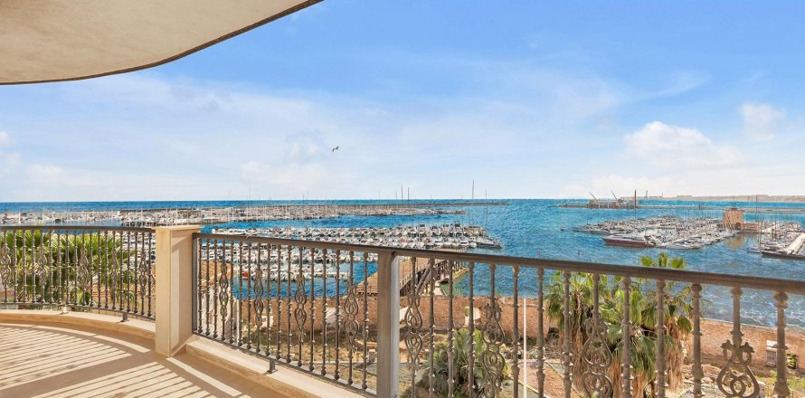 Lägenhet i Torrevieja, Alicante, Spanien 5 sovrum,  Nr. 154810