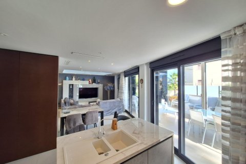 House à vendre à Alicante, Espagne, 2 chambres, 183 m2 No. 148671 - photo 16