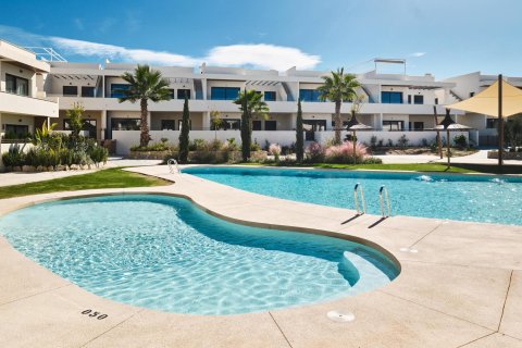 Bungalow en venta en La Veleta, Alicante, España 2 dormitorios, 160 m2 No. 148673 - foto 2