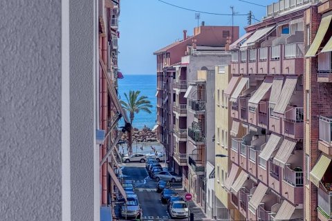 Lägenhet till salu i Torrevieja, Alicante, Spanien 2 sovrum, 88 kvm. Nr. 153243 - foto 12