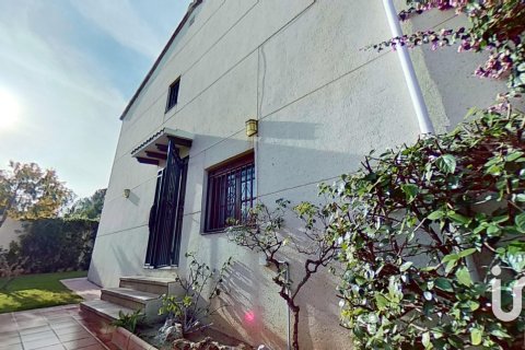 Продажа дома в Эль-Вендрель, Таррагона, Испания 6 спален, 239м2 №153239 - фото 6