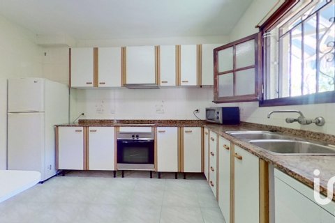 Продажа дома в Эль-Вендрель, Таррагона, Испания 6 спален, 239м2 №153239 - фото 16