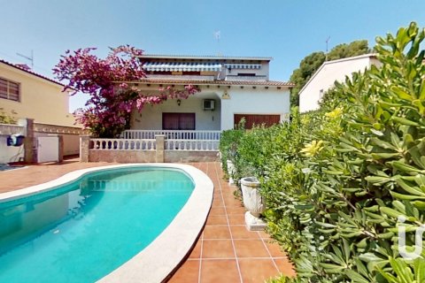 Продажа дома в Эль-Вендрель, Таррагона, Испания 6 спален, 239м2 №153239 - фото 2