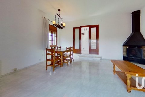 Продажа дома в Эль-Вендрель, Таррагона, Испания 6 спален, 239м2 №153239 - фото 10