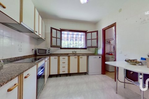 Продажа дома в Эль-Вендрель, Таррагона, Испания 6 спален, 239м2 №153239 - фото 29