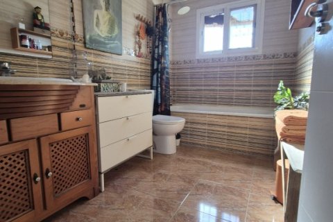 Finca till salu i Catral, Alicante, Spanien 3 sovrum, 177 kvm. Nr. 140031 - foto 13