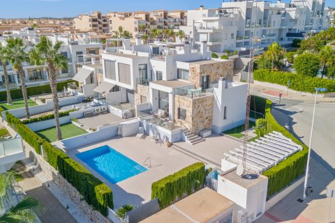 Bungalow Torrevieja, Alicante, Hiszpania 3 sypialnie, 135 mkw. nr 140032 – zdjęcie 1