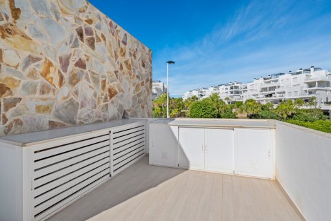 Bungalow Torrevieja, Alicante, Hiszpania 3 sypialnie, 135 mkw. nr 140032 – zdjęcie 19
