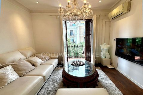 Apartment à Barcelona, Espagne 3 chambres, 90 m2 No. 158313