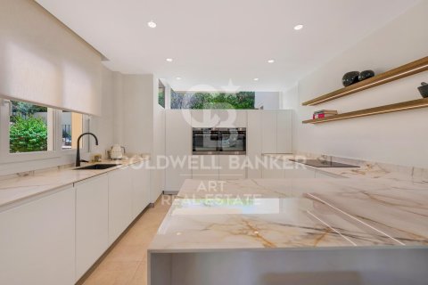 Kaupunkipientalo myytävänä Benahavis, Malaga, Espanja, 3 makuuhuonetta, 212 m2 No. 158311 - kuva 3