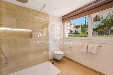 Kaupunkipientalo myytävänä Benahavis, Malaga, Espanja, 3 makuuhuonetta, 212 m2 No. 158311 - kuva 12