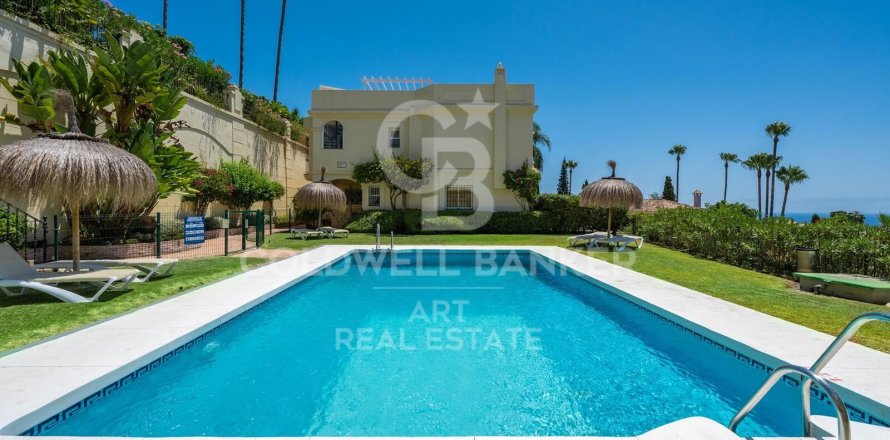 Kaupunkipientalo Benahavis, Malaga, Espanja 3 makuuhuonetta, 212 m2 No. 158311