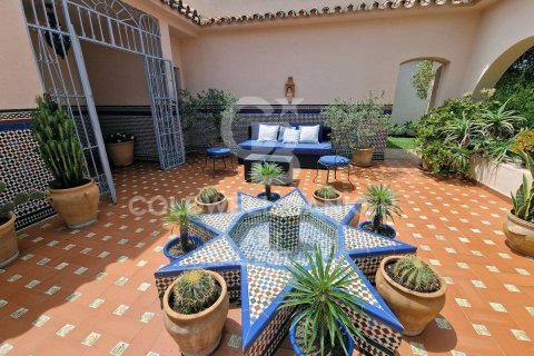 Сasa en venta en Benahavís, Málaga, España 5 dormitorios, 659 m2 No. 157174 - foto 3