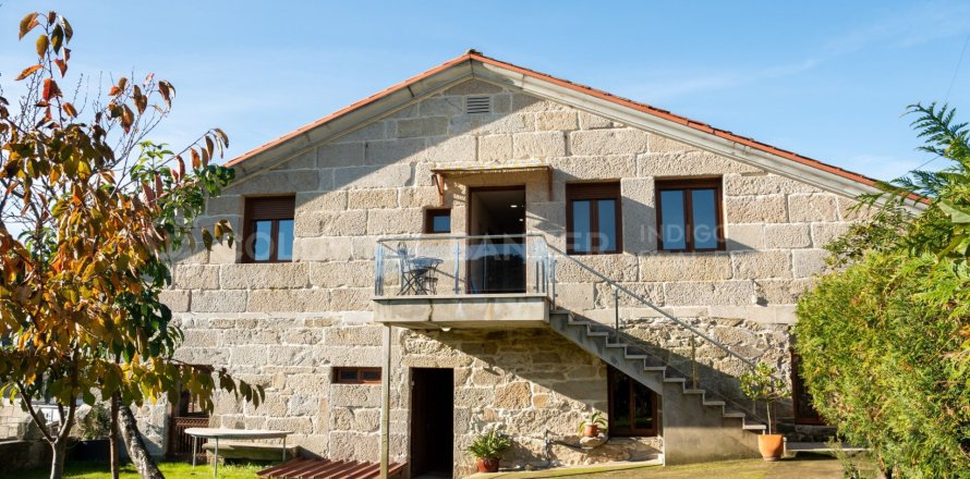 House in Marin, Pontevedra, Spain 8 bedrooms, 543 sq.m. No. 157171