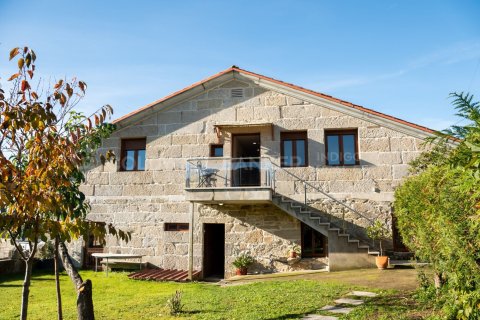 Hus i Marin, Pontevedra, Spanien 8 sovrum, 543 kvm. Nr. 157171