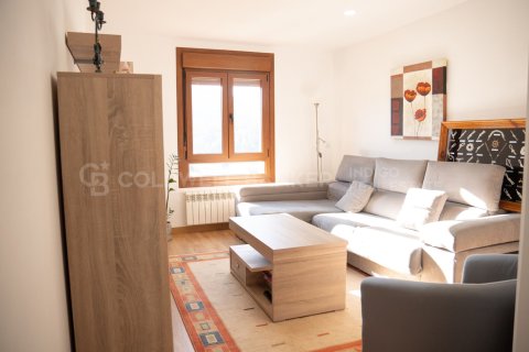 House for sale in Marin, Pontevedra, Spain 8 bedrooms, 543 sq.m. No. 157171 - photo 3