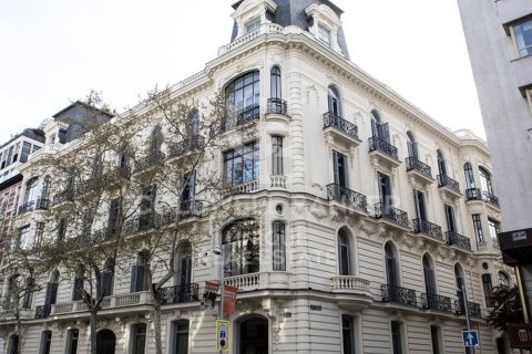 Apartamento en venta en Madrid, España 2 dormitorios, 103 m2 No. 157168 - foto 4