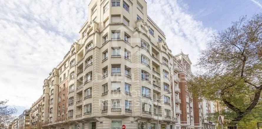 Apartamento en Madrid, España 2 dormitorios, 103 m2 No. 157168