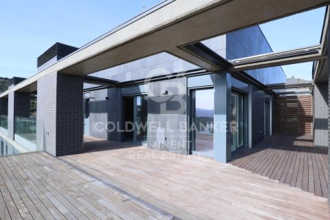 Takvåning till salu i Esplugues de Llobregat, Barcelona, Spanien 4 sovrum, 170 kvm. Nr. 157172 - foto 23
