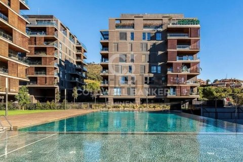 Kattohuoneisto myytävänä Esplugues de Llobregat, Barcelona, Espanja, 4 makuuhuonetta, 170 m2 No. 157172 - kuva 2