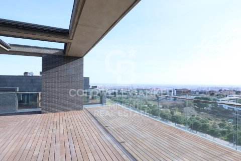 Kattohuoneisto myytävänä Esplugues de Llobregat, Barcelona, Espanja, 4 makuuhuonetta, 170 m2 No. 157172 - kuva 12