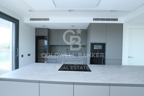 Kattohuoneisto myytävänä Esplugues de Llobregat, Barcelona, Espanja, 4 makuuhuonetta, 170 m2 No. 157172 - kuva 10