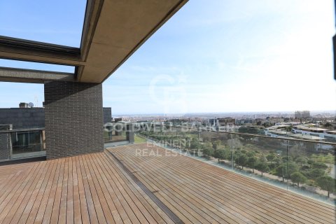 Kattohuoneisto myytävänä Esplugues de Llobregat, Barcelona, Espanja, 4 makuuhuonetta, 170 m2 No. 157172 - kuva 13