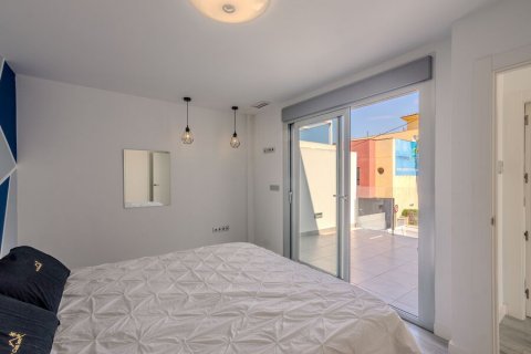 Villa till salu Daya Vieja, Alicante, Spanien 3 sovrum,  Nr. 116015 - foto 19