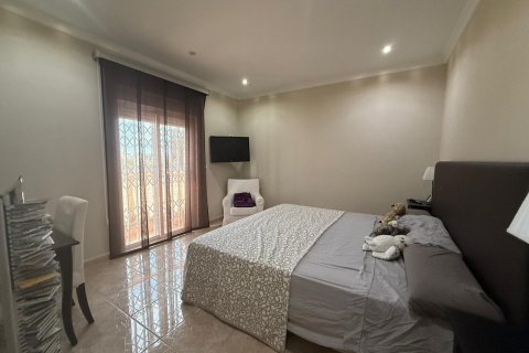 Huvila myytävänä Cox, Alicante, Espanja, 3 makuuhuonetta, 316 m2 No. 148766 - kuva 27