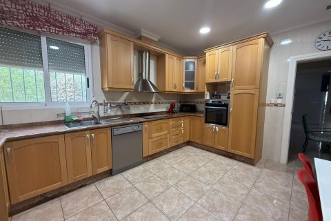 Huvila myytävänä Cox, Alicante, Espanja, 3 makuuhuonetta, 316 m2 No. 148766 - kuva 22