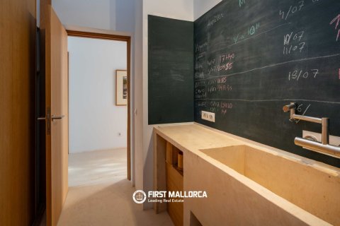 Finca for sale in Ses Salines, Mallorca, Spain 5 bedrooms, 407 sq.m. No. 181779 - photo 8
