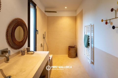 Finca for sale in Ses Salines, Mallorca, Spain 5 bedrooms, 407 sq.m. No. 181779 - photo 22