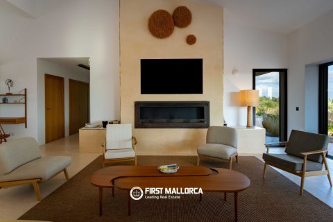 Finca for sale in Ses Salines, Mallorca, Spain 5 bedrooms, 407 sq.m. No. 181779 - photo 9