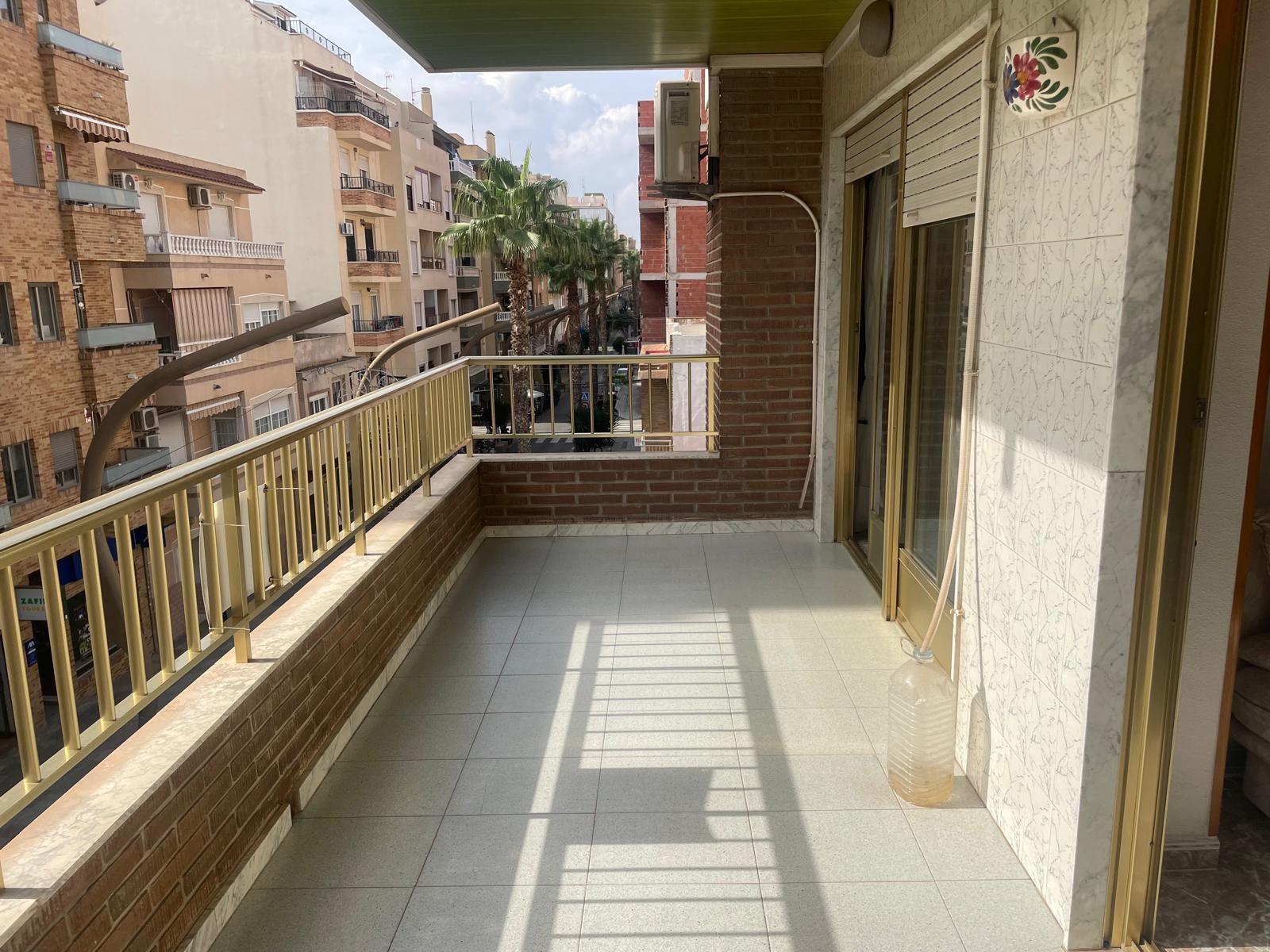 Apartament w Torrevieja, Alicante, Hiszpania 4 sypialnie, 200 mkw. nr 115423