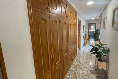 Apartment for sale Torrevieja, Alicante, Spain 4 bedrooms, 200 sq.m. No. 115423 - photo 11