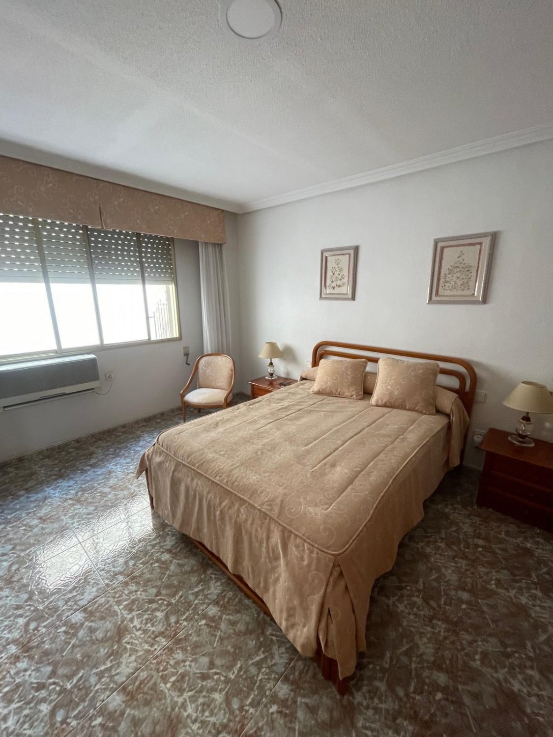 Apartament w Torrevieja, Alicante, Hiszpania 4 sypialnie, 200 mkw. nr 115423