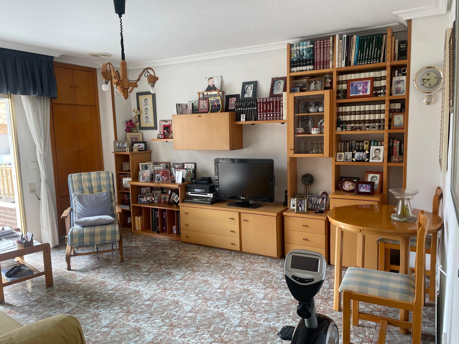 Apartament w Torrevieja, Alicante, Hiszpania 4 sypialnie, 200 mkw. nr 115423