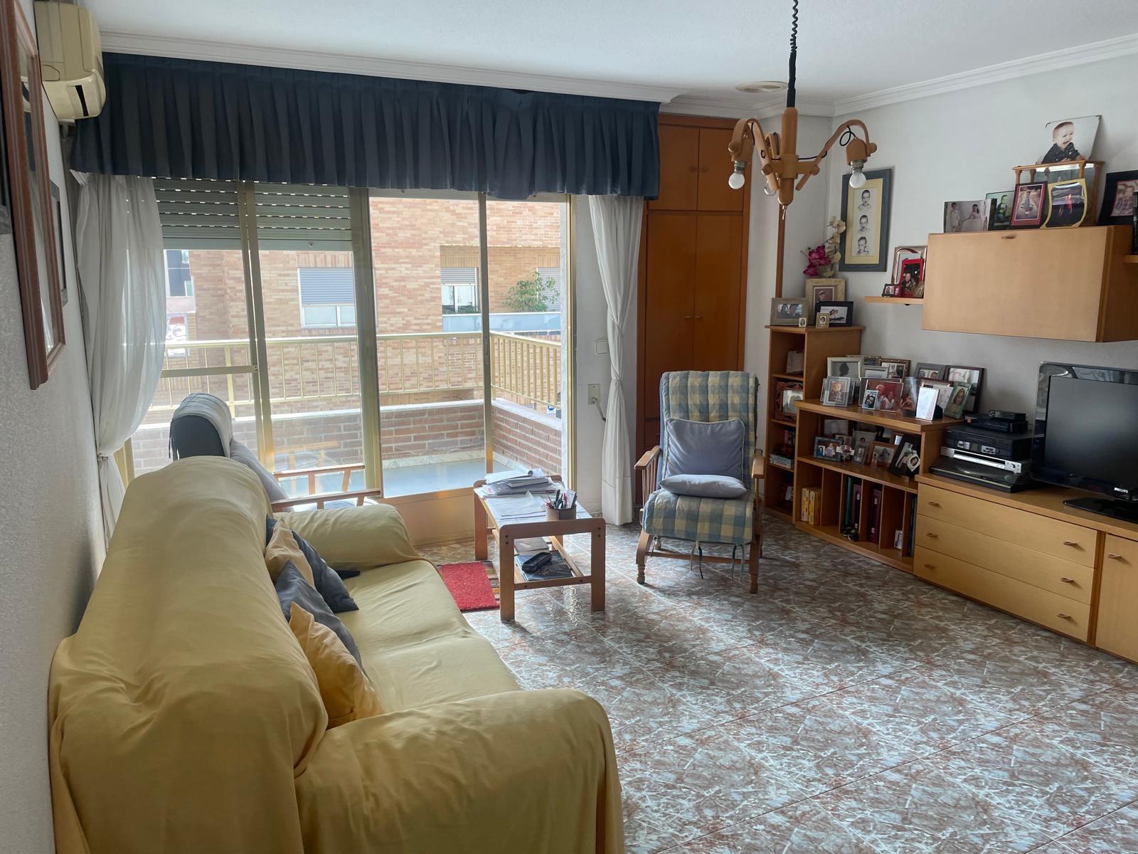 Apartament w Torrevieja, Alicante, Hiszpania 4 sypialnie, 200 mkw. nr 115423