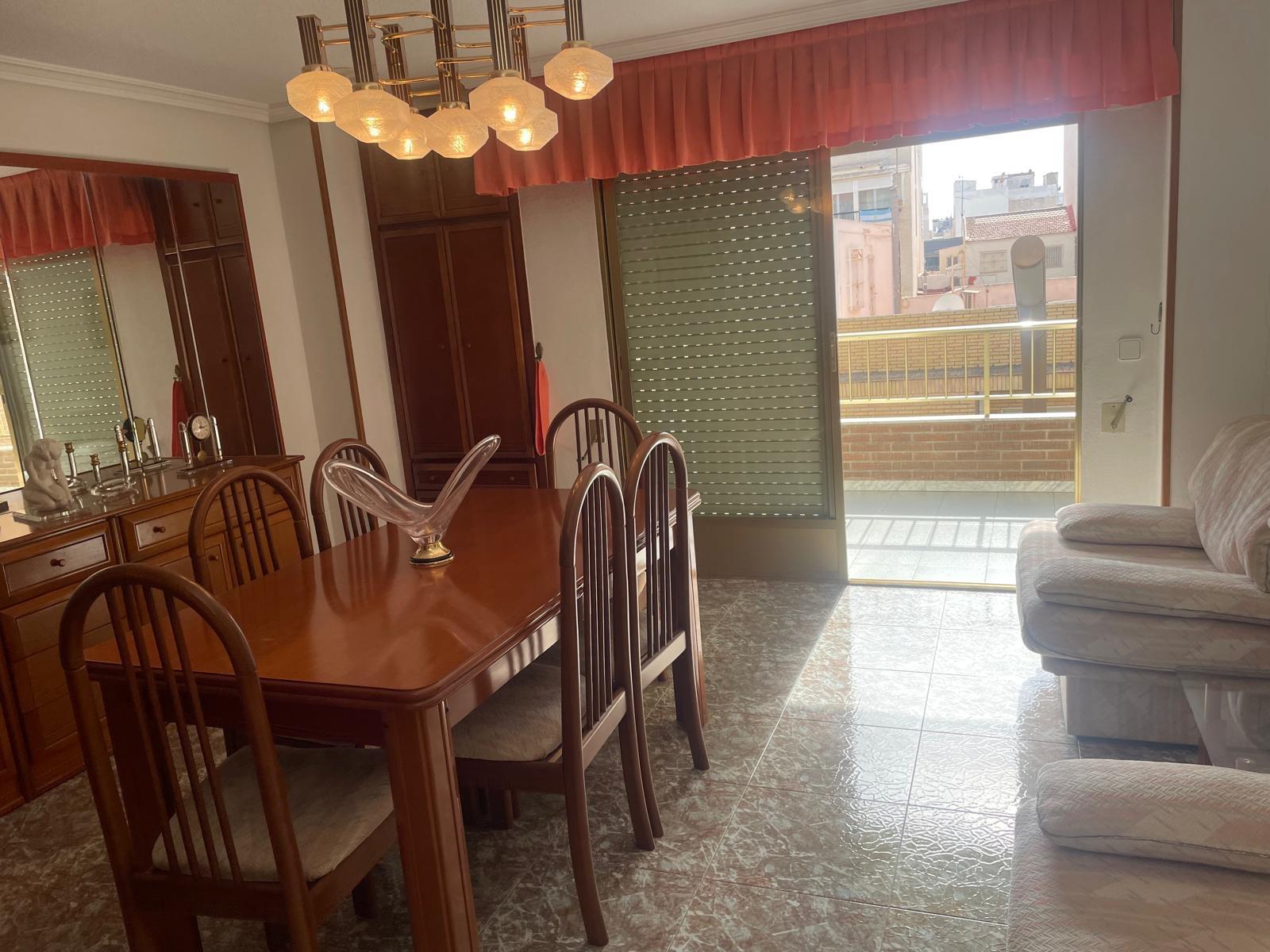 Apartament w Torrevieja, Alicante, Hiszpania 4 sypialnie, 200 mkw. nr 115423