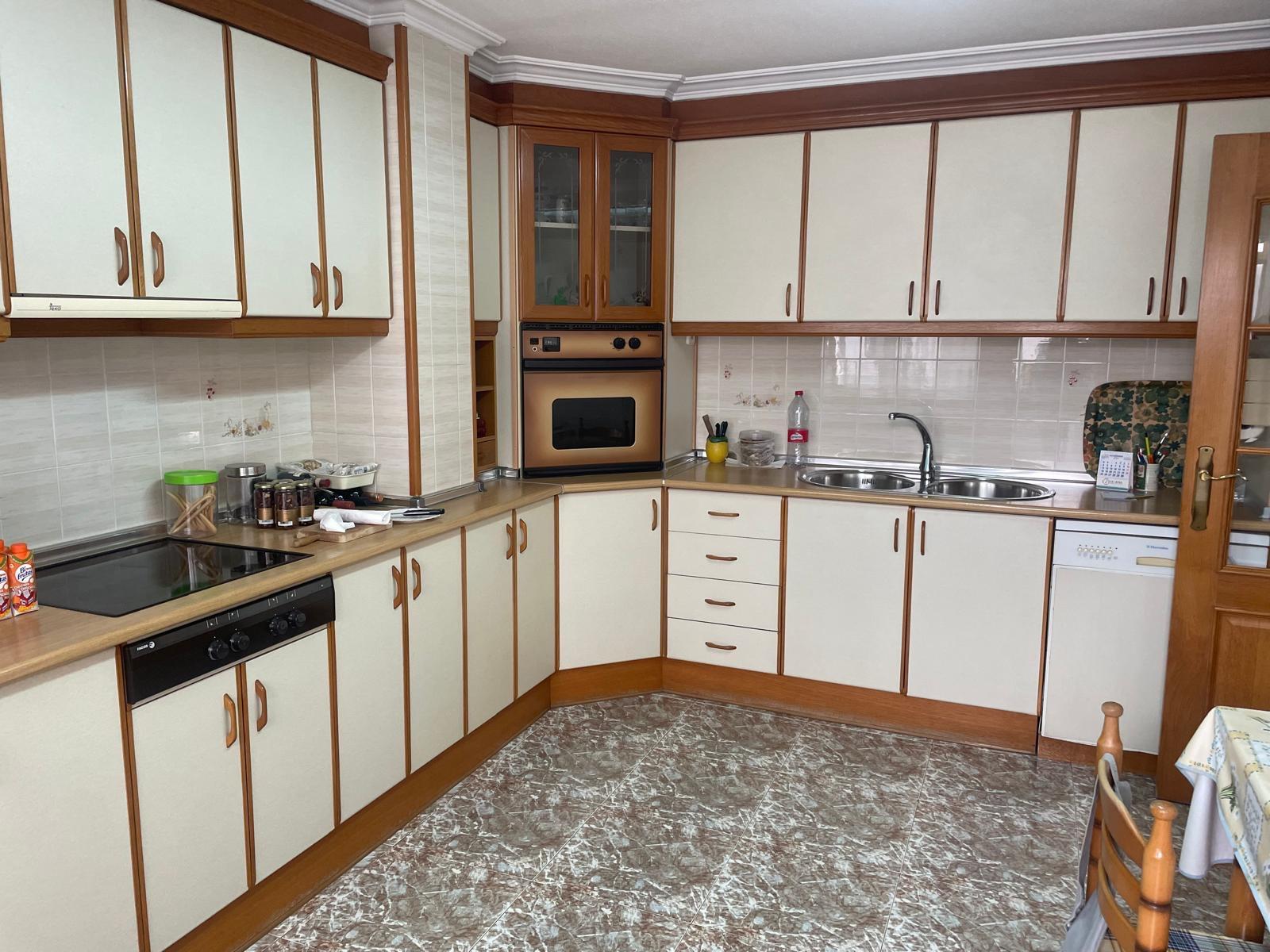 Apartament w Torrevieja, Alicante, Hiszpania 4 sypialnie, 200 mkw. nr 115423