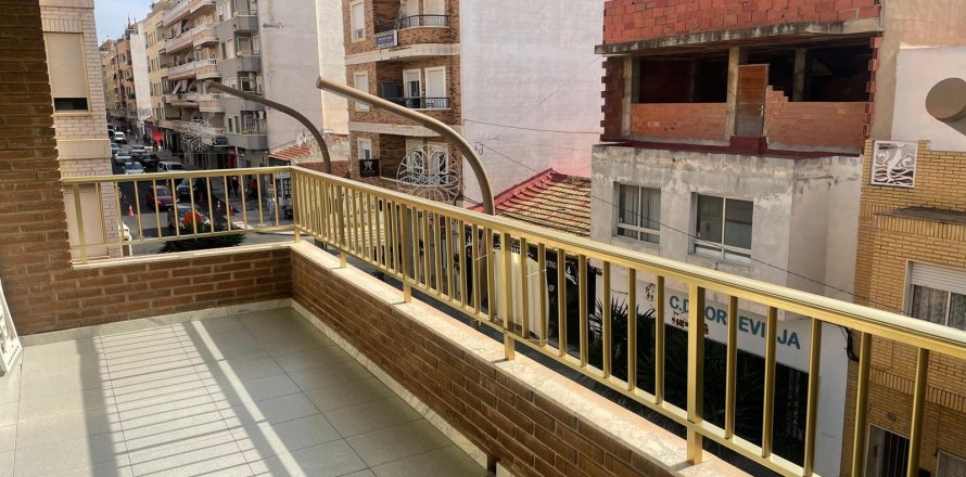 Apartment Torrevieja, Alicante, Spain 4 bedrooms, 200 sq.m. No. 115423