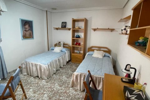 Apartment for sale Torrevieja, Alicante, Spain 4 bedrooms, 200 sq.m. No. 115423 - photo 17