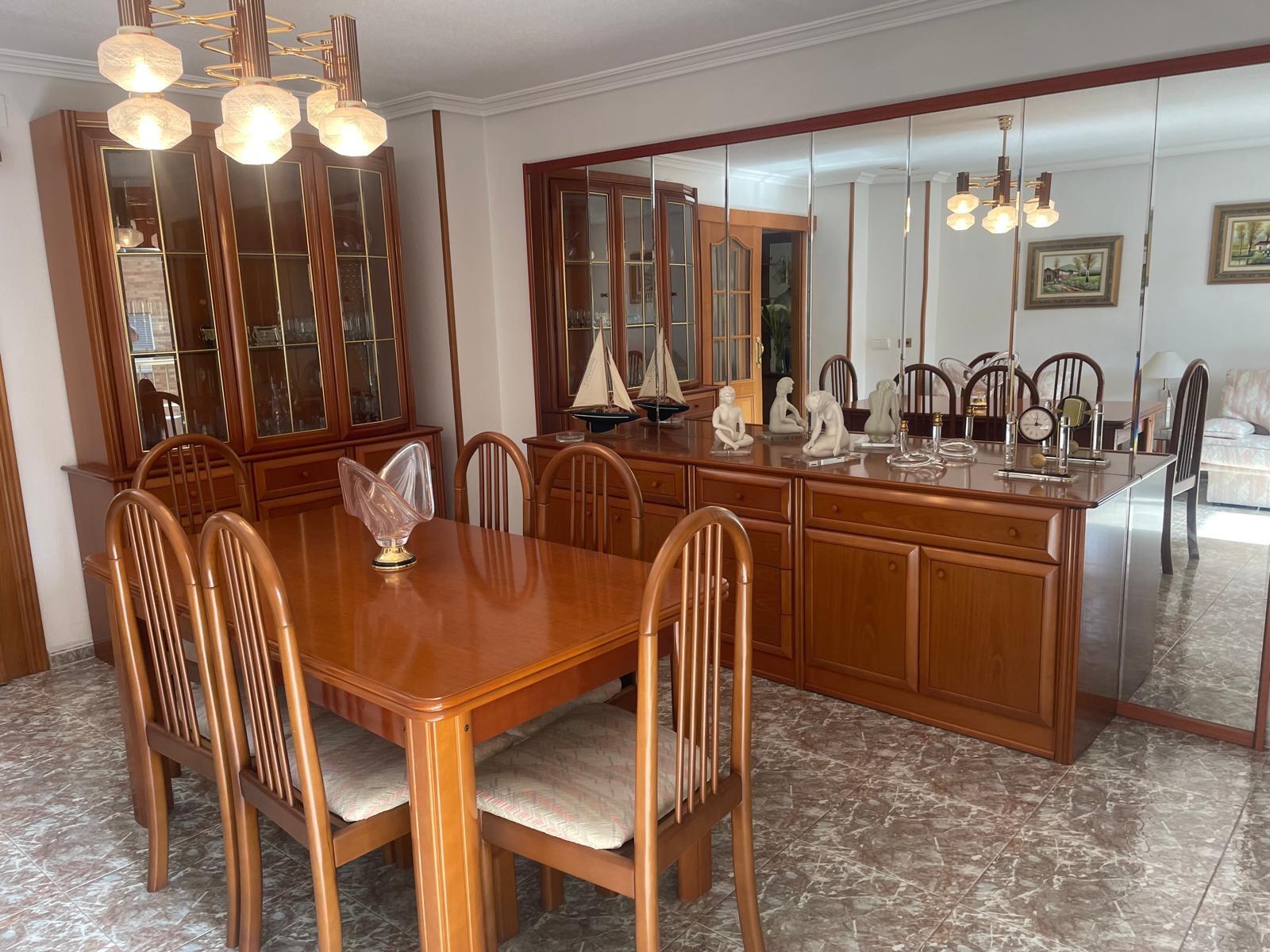 Apartament w Torrevieja, Alicante, Hiszpania 4 sypialnie, 200 mkw. nr 115423