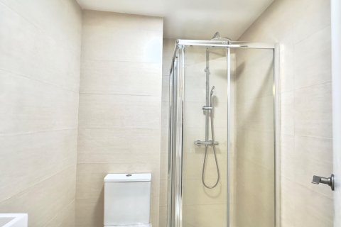 Apartamento en venta en Torrevieja, Alicante, España 3 dormitorios, 95 m2 No. 188527 - foto 5