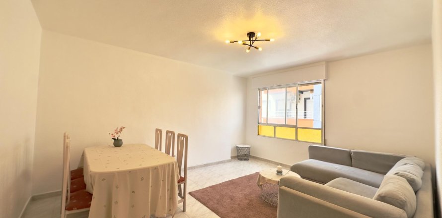 Apartamento en Torrevieja, Alicante, España 3 dormitorios, 95 m2 No. 188527